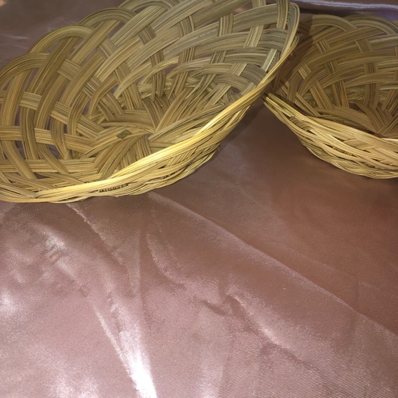 Vintage Set of 2 woven wooden round baskets - Picture 8 of 12